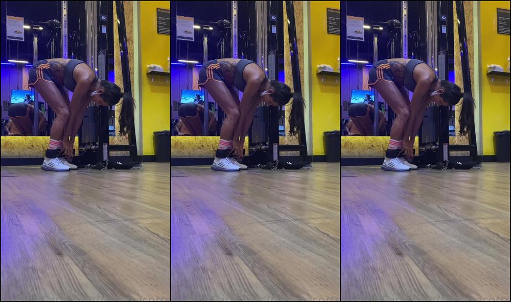 robertacortes-29-10-2020-1158861169-some-people-asking-me-for-doing-a-video-workout-and-a-did-i-wish-take