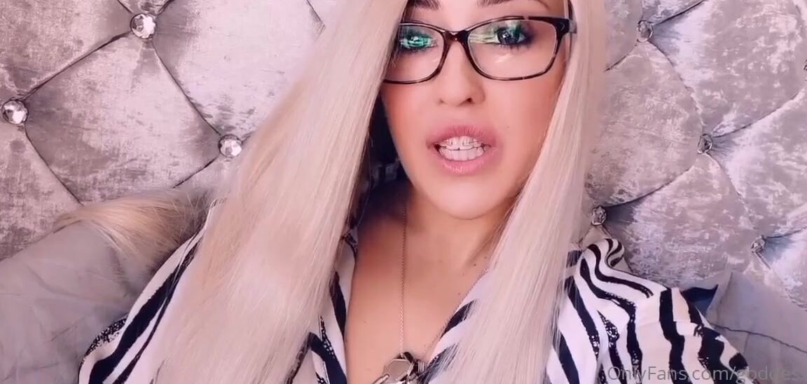 Miss Evie Lock Nicknamed Missevielock Onlyfans I Know That My Braces Make Your Cock Ache And Throb They Just