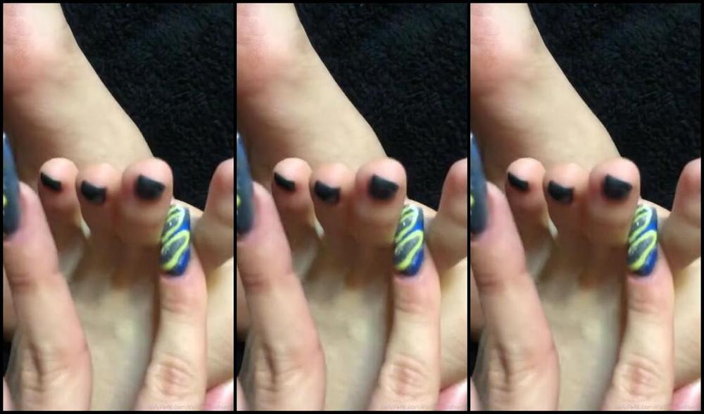 Marta Petarda Nicknamed Itsmartapetarda 02 19 2023 Onlyfans Video Look At My Wet Soles