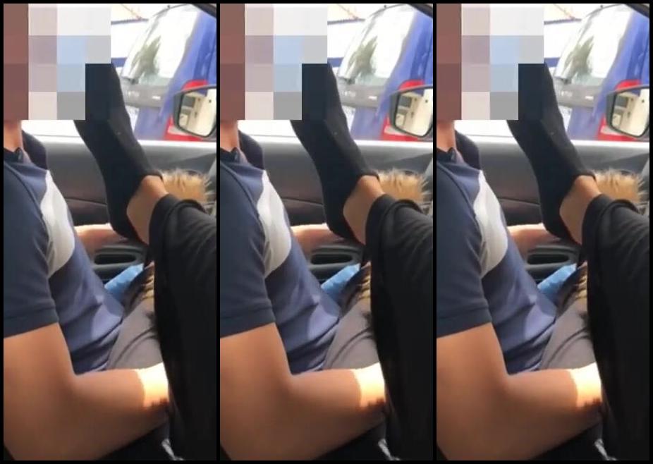 Princess Chelsea Aka Bowdown2Chelsea Onlyfans 3 Minute Foot Worship Clip In San Diego With My Slave Take Off My Socks And