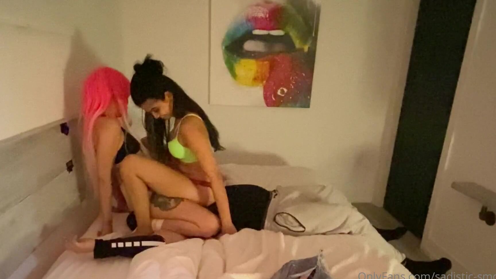 Sadistic Smother Alexis Zoya Sandwiched Under Asses Hd P