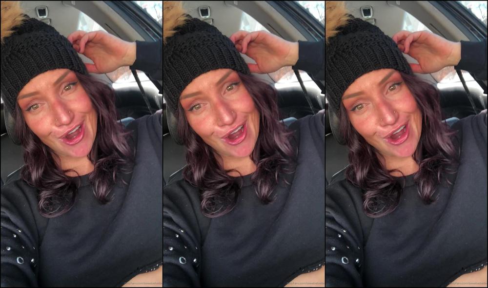 sweetvelvette-16-02-2020-152343711-hey-look-i-m-being-naughty-in-public-again-