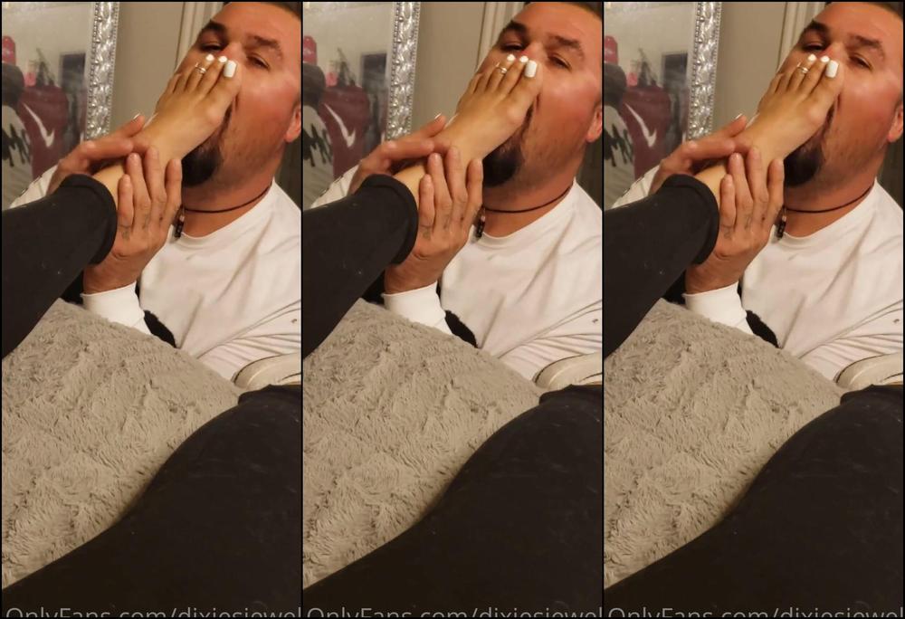 Dixiesjewels Sexy Couple Foot Worship Watch Us Both Suck And Lick My Perfect Feet And Toes
