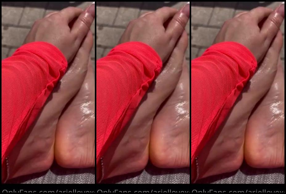 Ariel Love Nicknamed Ariellovexo Onlyfans Oil Play At The Pool