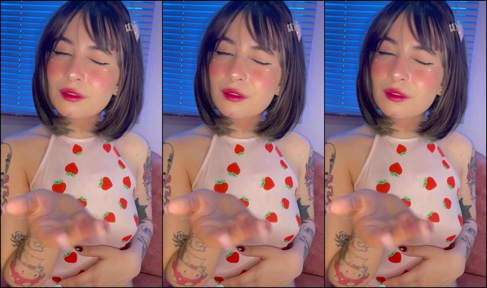 Tiffgaia Want Some Kisses