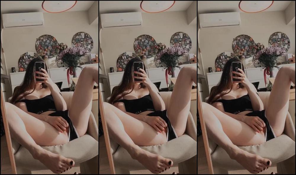 reislin-09-04-2020-223247194-i-need-a-banana