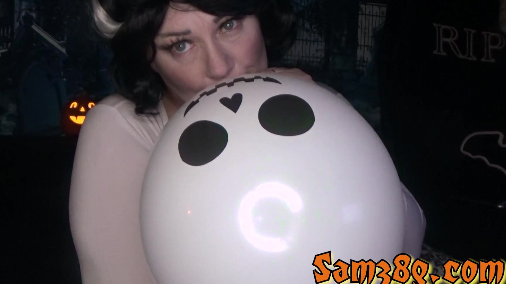 Sam G Bbw Halloween Balloon Popping Samantha G