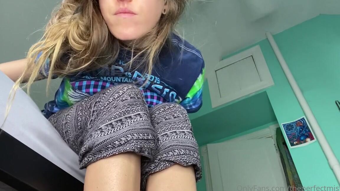 Theperfectmistress Onlyfans Full Giantess Video No Squeezing Between My Toes You Re Gunna Get The Full Crushing Effect Of Allp