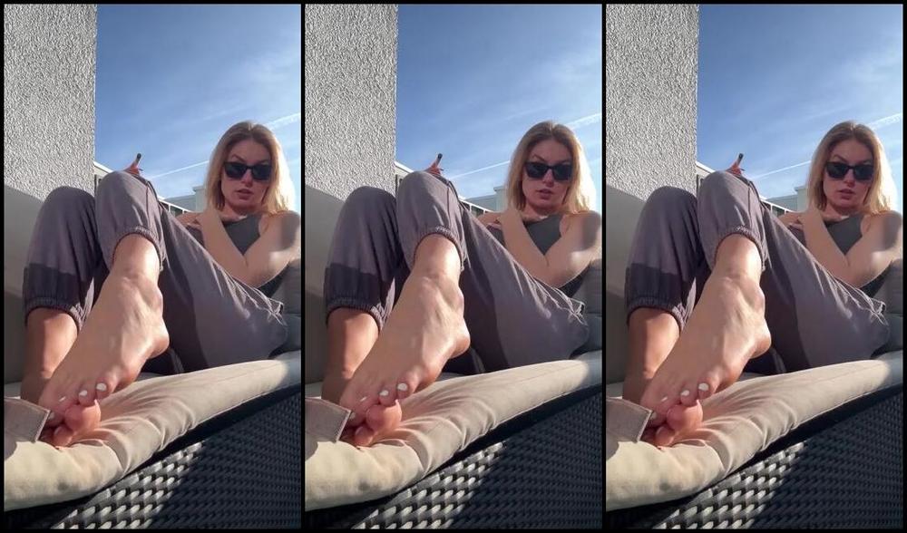 Emmyfeetandsocks 02 19 2025 Onlyfans Video Wanna Smoke With Me