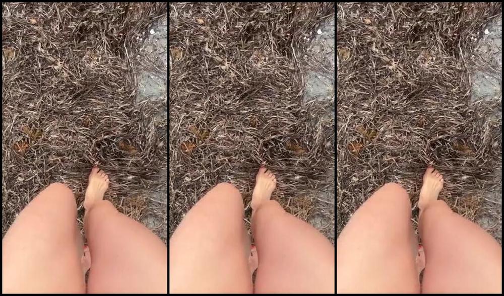 Goddesssevera Onlyfans More Crunchy Things Underfoot Dried Seaweed Is So Satisfying To Walk Upon