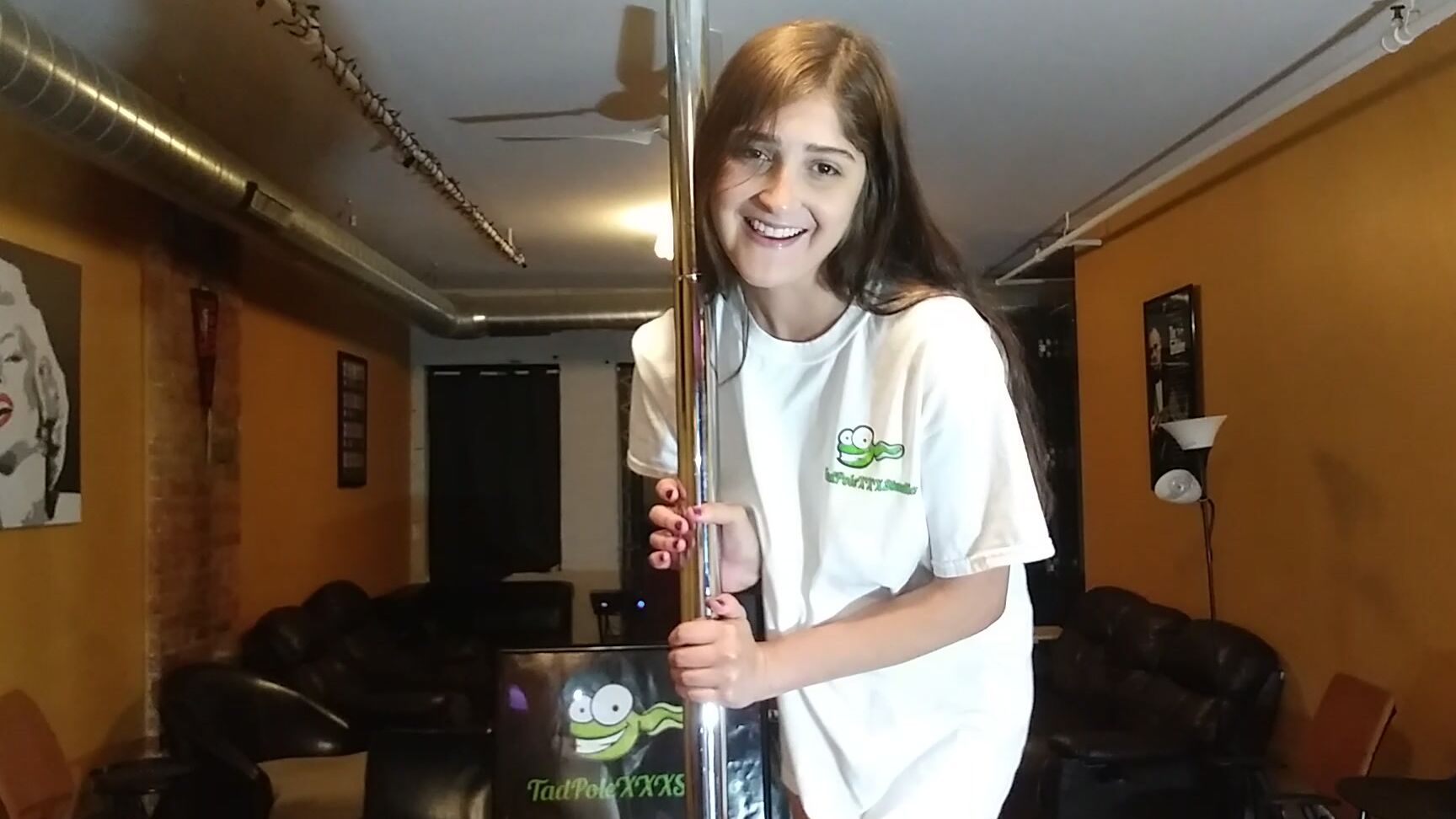 "TadPoleXXXStudio" funnyvid, sexygamer, softcore Mandy Meadows invite vid for her GB manyvids