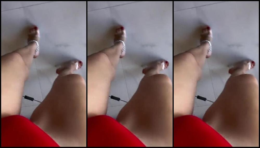 Simply Milena Nicknamed Simplymilena Onlyfans You Ll Surely Hear Me Coming In These Heels Have A Great Sunday