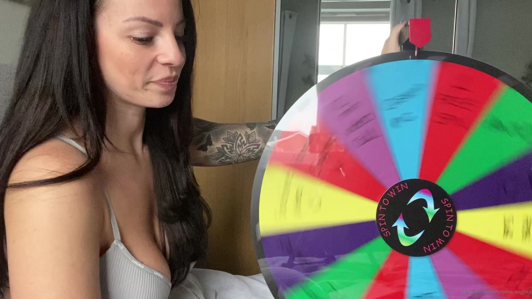 sophia-leighxx-20-10-2019-73945906-here-are-the-first-lot-of-spins-for-today-congrats-guys-xxx