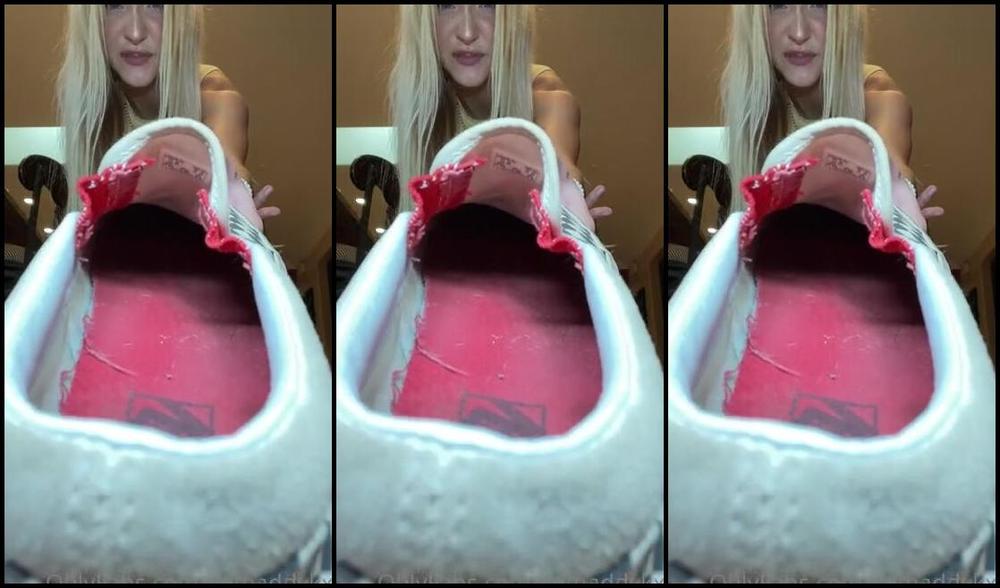 Goddess Kaylee Aka Xomaddykxo Onlyfans Look At You Down There Looking Up At Me So Helplessly You Ll Never Touch My Feet Slave Goddess 8S1P