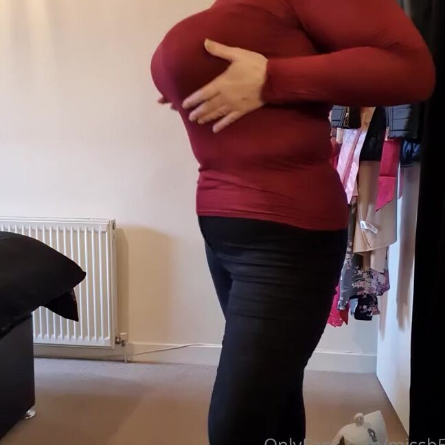 Miss B Nicknamed Missb52S Onlyfans 01 13 2022 Males Like You Need To Pay To See Whats Underneath