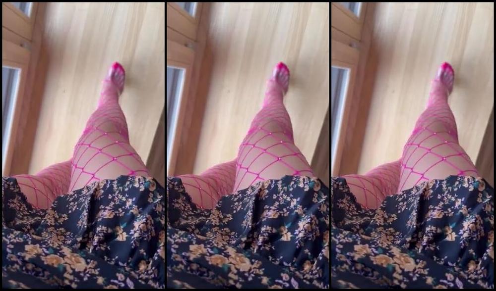 Inga Llery Nicknamed Inga Llery Foot Fetish 12 25 2023 Onlyfans Video Merry Christmas