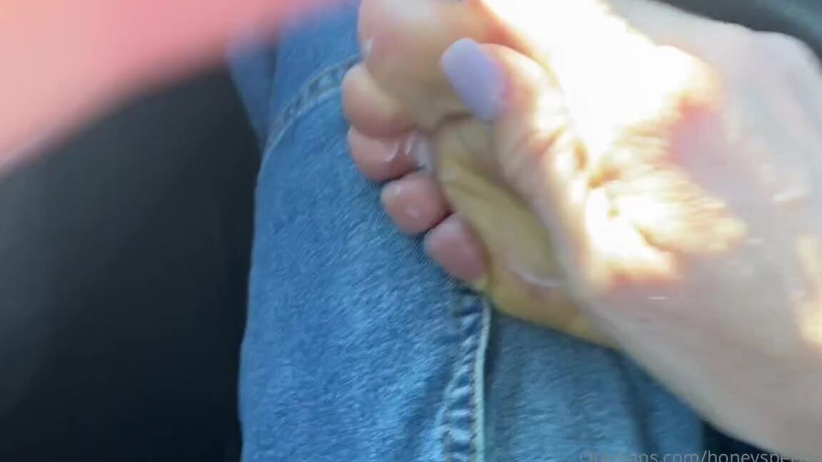 Honeysperfectfeet Onlyfans Just Sitting In My Truck Listening To Yacht Rock And Rubbing Lotion Into My Feet Nbd 4