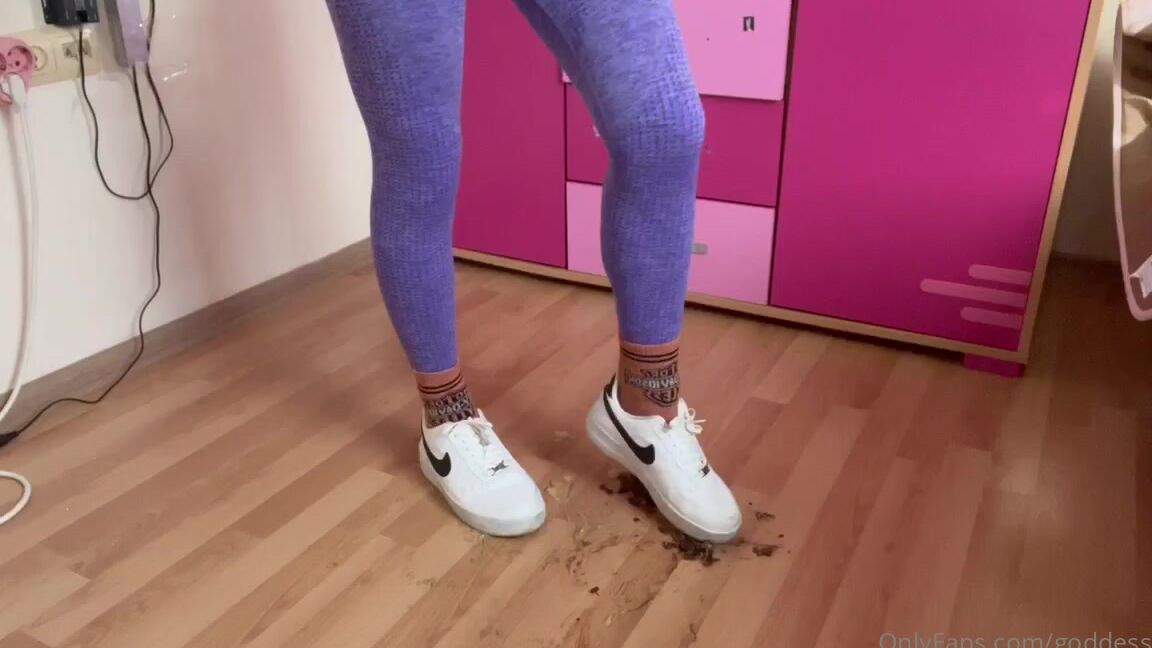 Onlyfans Model Goddess Nazli Aka Goddessnazli Tkre Tkre Yyecek Ezdm Yedrecek Kle Nerde Foodcrush