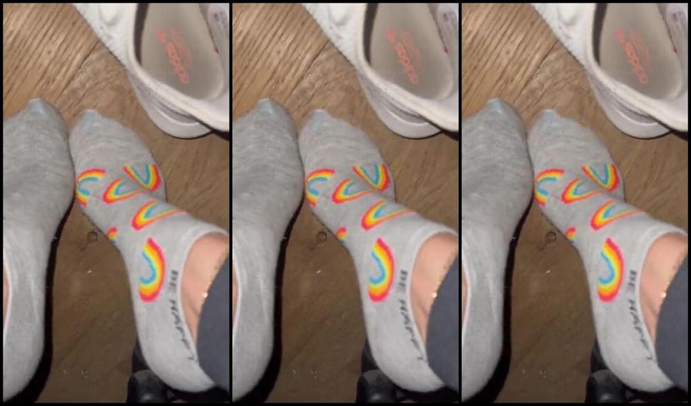 Greek Goddess Li Aka Greekli77 02 22 2024 Onlyfans Video Shoes And Socks Offff At Work Showing My Armpits I Even Recorded A Video For