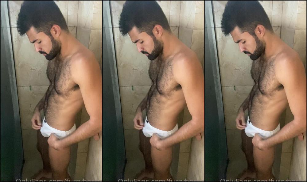 Furryhornny Playing With Dildos In The Bath