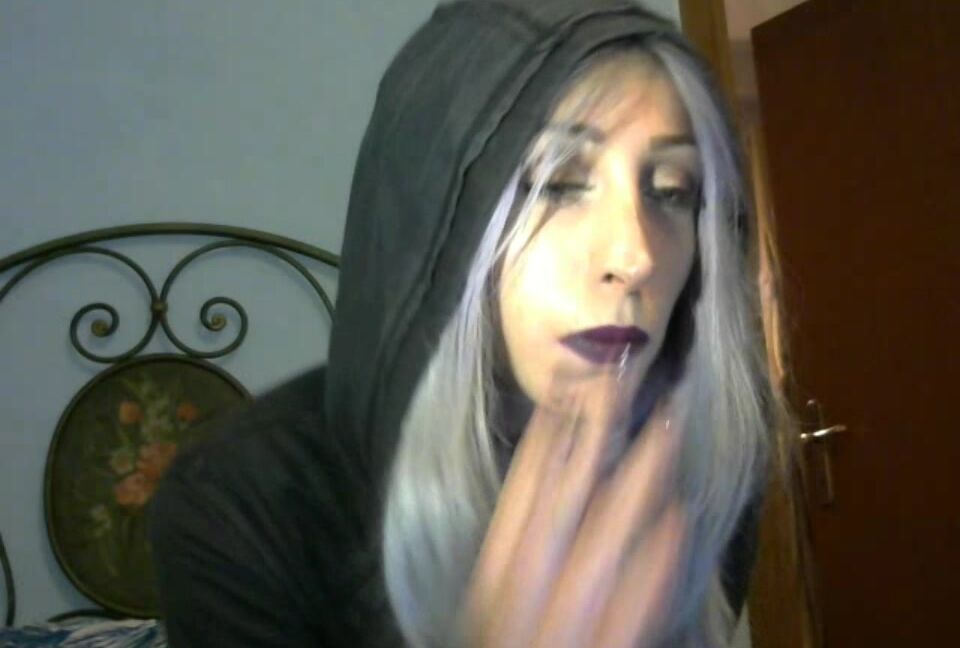 Violent Doll Smoking Rocker Girl