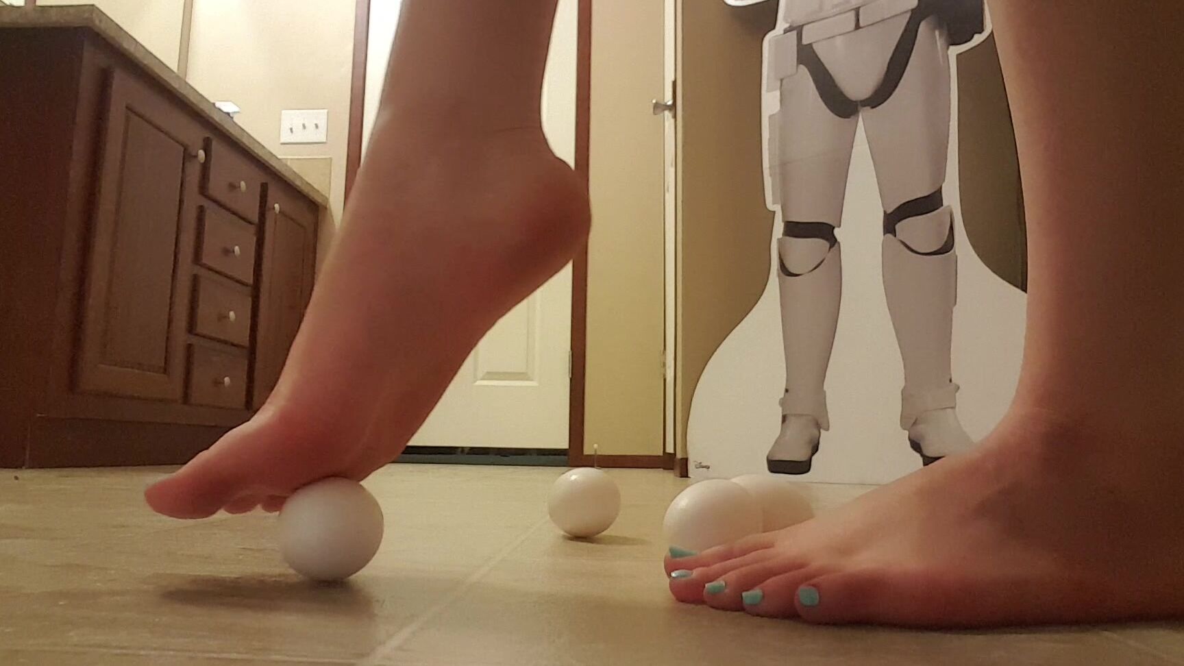 Frostyprincess Crushing Eggs