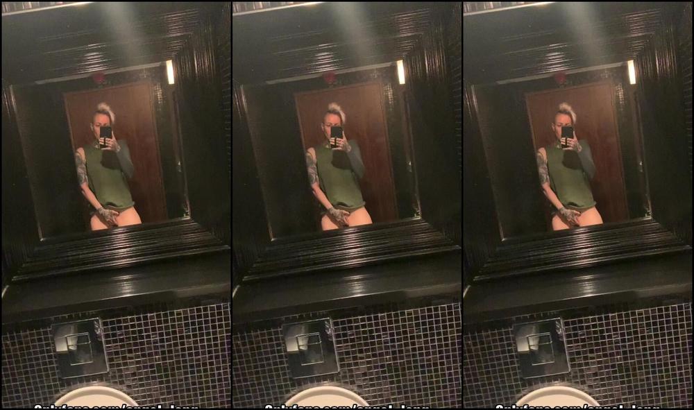 Angel Long Quick Little Finger Bang Wank At The Airport Before I Left Today