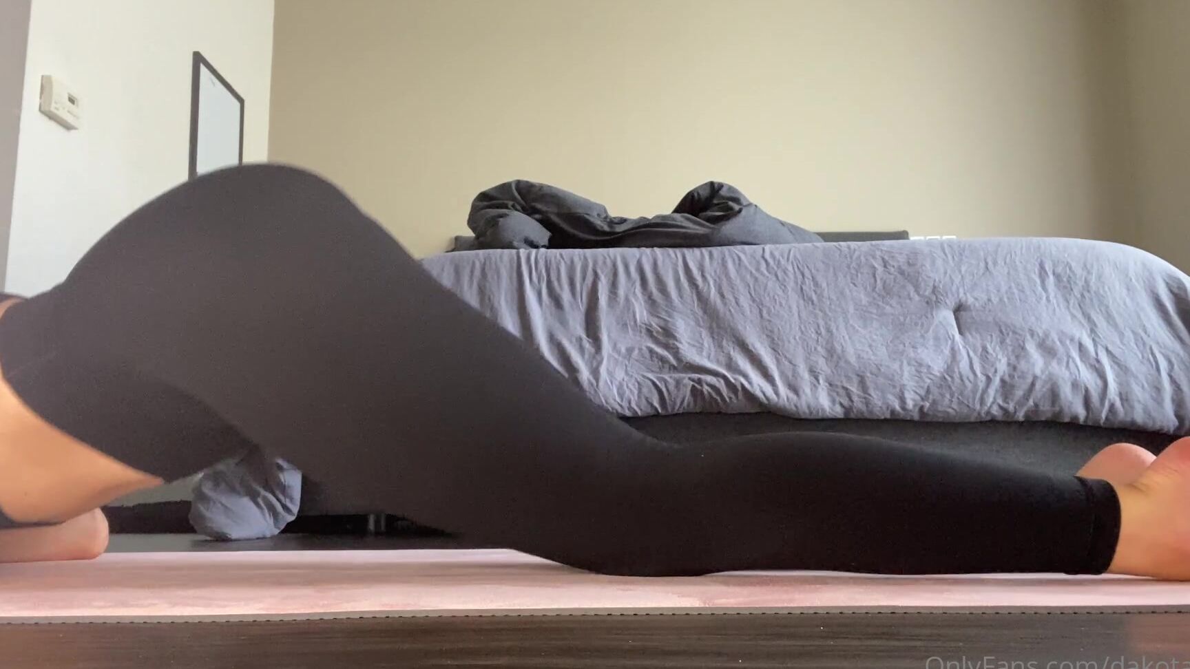 Dakotafade Here S The Yoga Ignore Video I Asked You Guys About Not Too Long Ago I Apologize For The