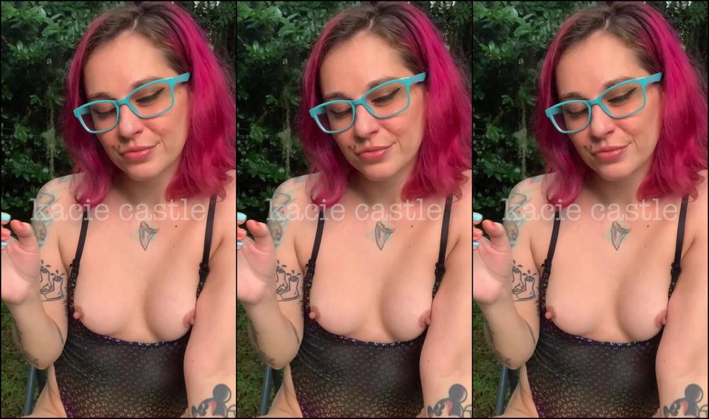 kaciecastlex-11-11-2020-1240335454-smoke-break-with-kacie-smoking-human-ashtray-fetish