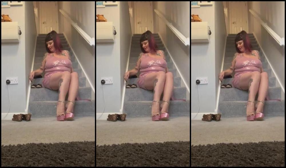 Killersexyfeets Nicknamed Killerkell Onlyfans Morning Let S Play Before We Head Upstairs