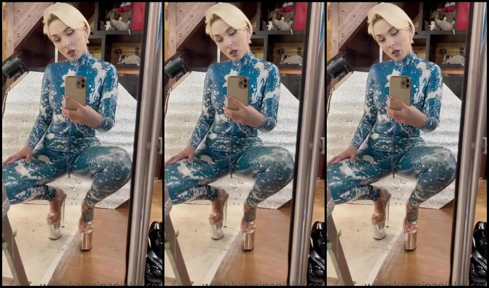 Katerina Piglet Nicknamed Katerinapiglet Femdom 11 07 2021 Onlyfans Video Such A Crazy Day All In Latex Shooting For The Catalog Of The Russian Store Ill