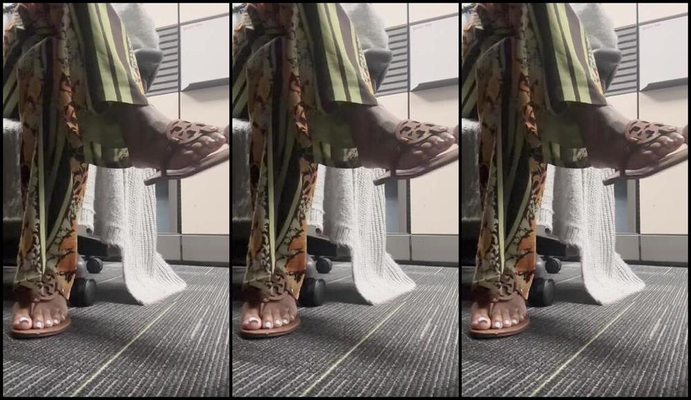 Sugared Soles2 Onlyfans Under The Desk Dangle Shaking Soles Toes