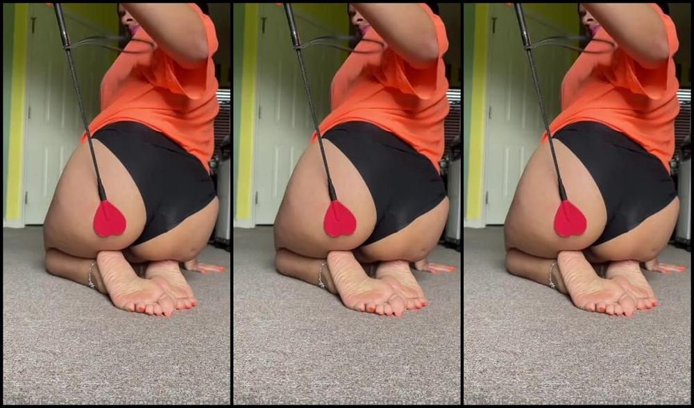 Deedeericanfeet Onlyfans As Requested Wit This New Spanker So Let S Spank My Soles And Booty Shall We