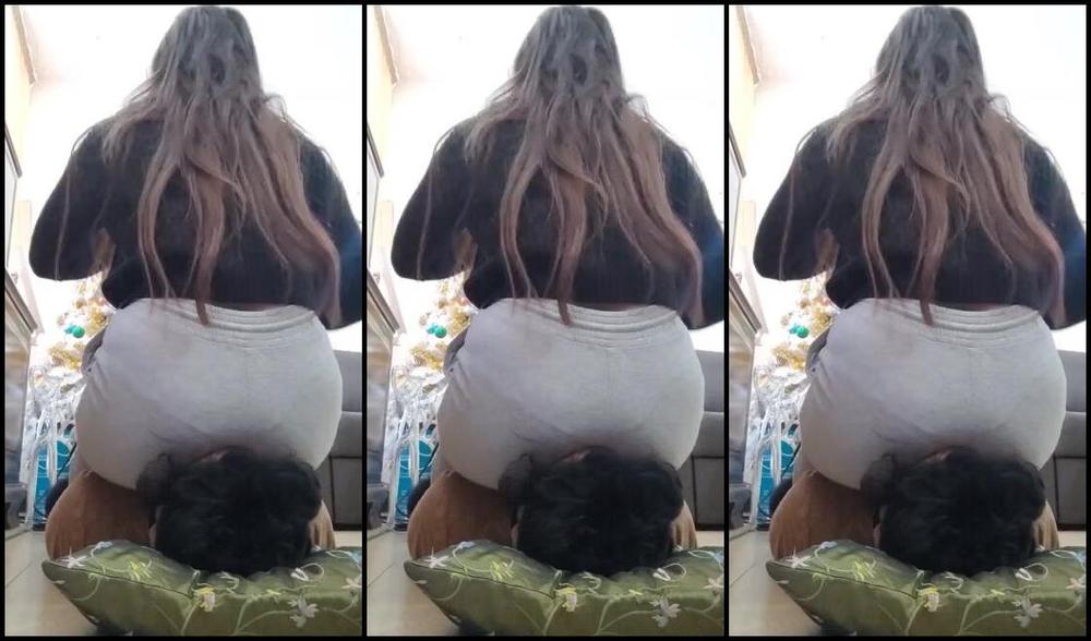 Deaveronica01 Onlyfans Crushing His Face In Sweatpants