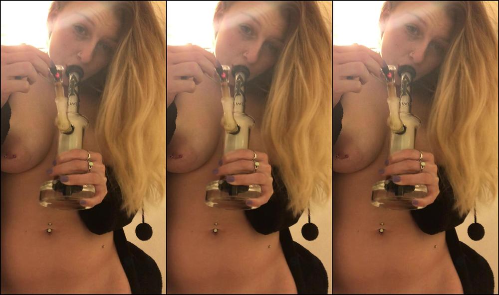 Lexiluxuries Smoking In The Bathroom