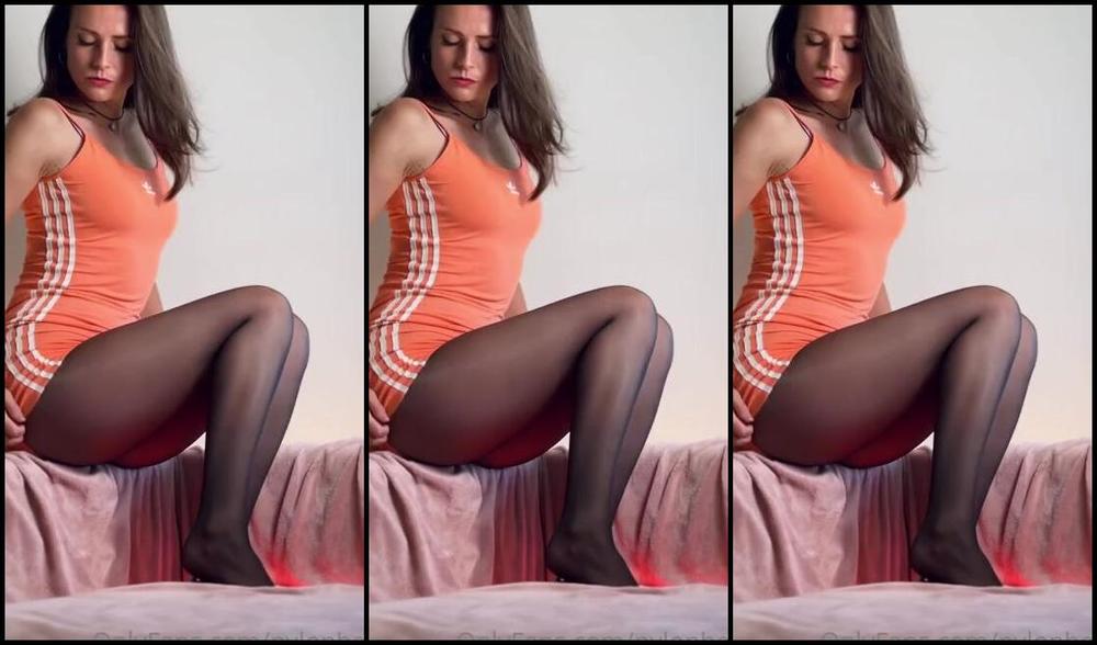 Nylon Bea Nicknamed Nylonbea Onlyfans More Oroblu