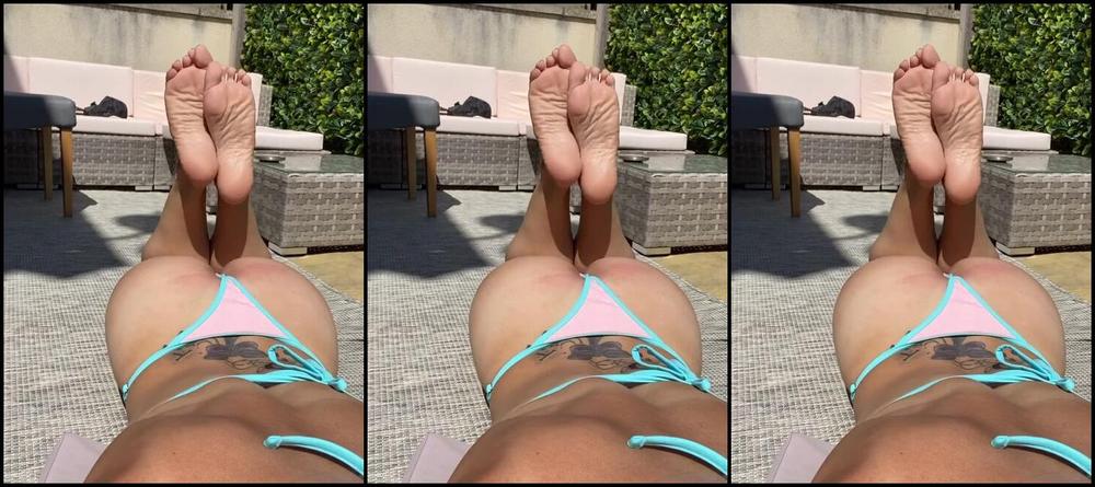 Goddesssuzie26 Onlyfans Cover My Feet In Your Own Special Lotion