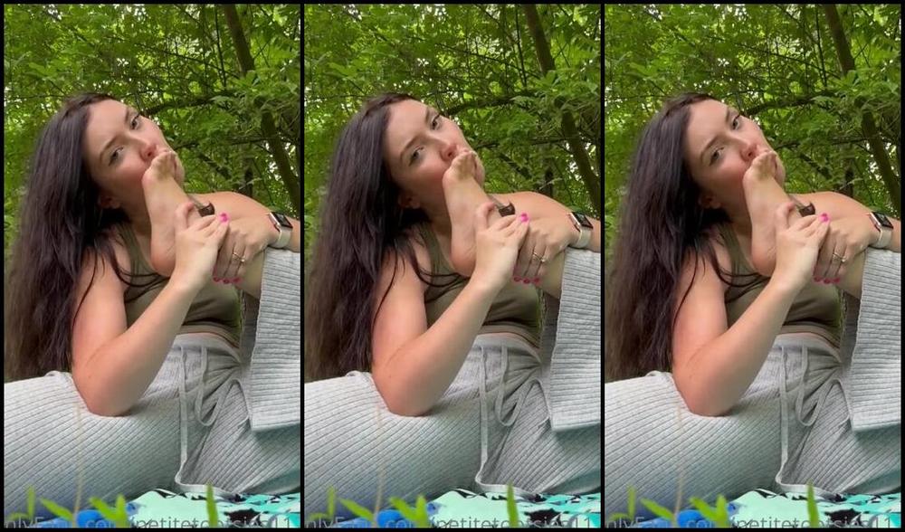 Petite Feet Penelope Aka Penelopestootsies739 Onlyfans Foot Worship And Gagging Sorry For The Nasally Voice I Had Allergies Pretty Bad Back Home