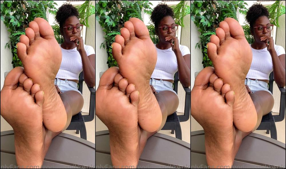 Goddessnikkisoles I Finally Decided To Invite You My Neighbor Over I Know You Have A Major Foot Fetish I
