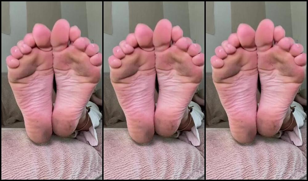 Goddess Kaylee Aka Xomaddykxo Onlyfans Dirty Soles For A Dirty Girlp