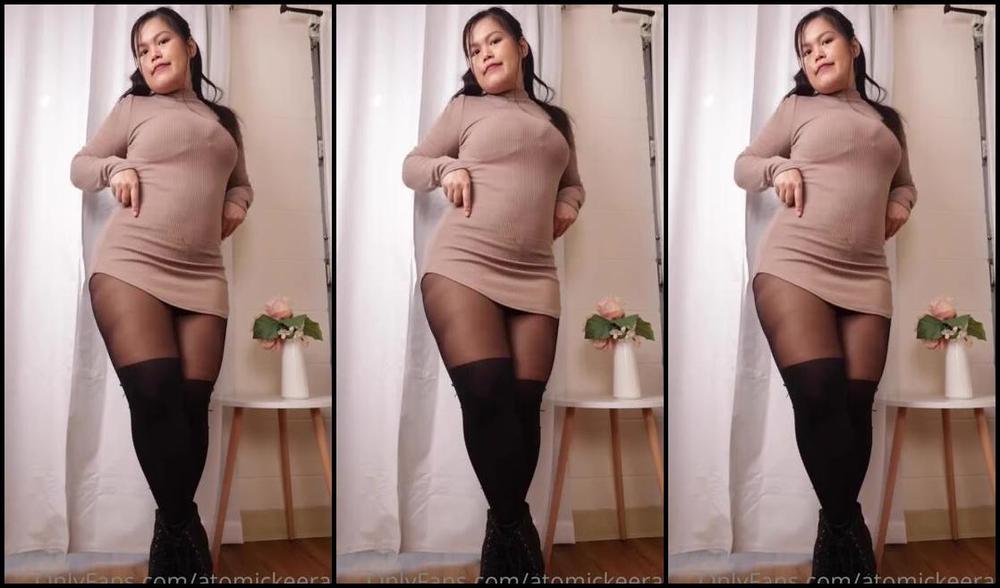 Atomickeerati Onlyfans Did You See Something Under My Tights G