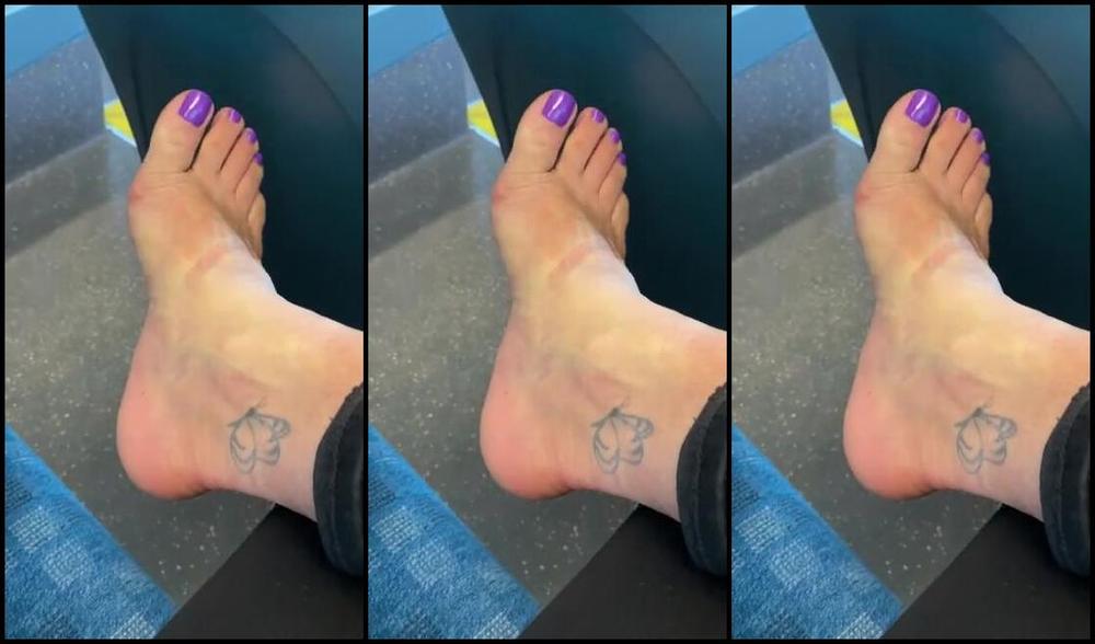 Anas Socks Nicknamed Anas Socks Onlyfans Look At The Sweat Inside My Shoes