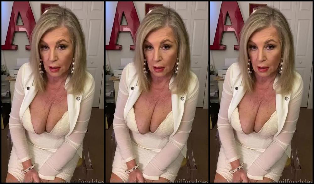 Avb Gilfgoddess Vip Nicknamed Avbgilfgoddess 12 24 2021 Onlyfans Video What Id Like To Do To You Series