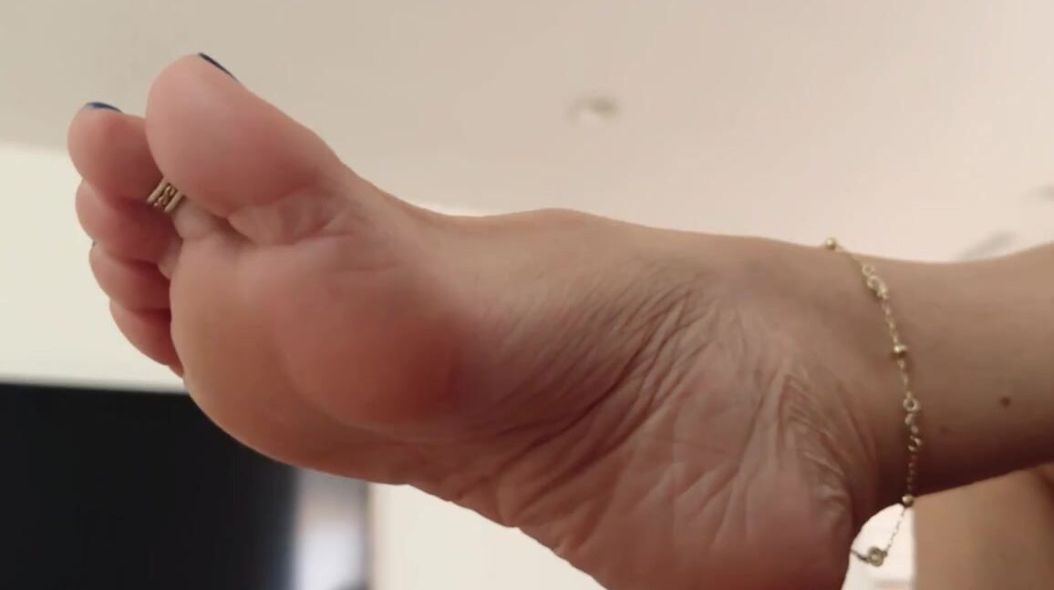 Kate Dangle Nicknamed Katedangle 11 28 2024 Onlyfans Video Happy Thanksgiving To My American Friends As A Gift Of Gratitude For You All Please Jerk Hd1