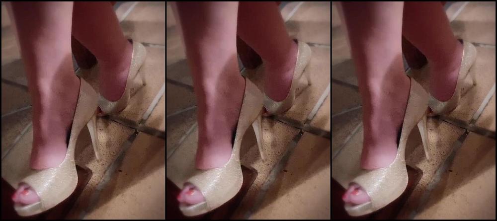 Onebadwife For Those Who Like Heels Feet Legs Here Are Two Pics And A Video Of Me After Dinner