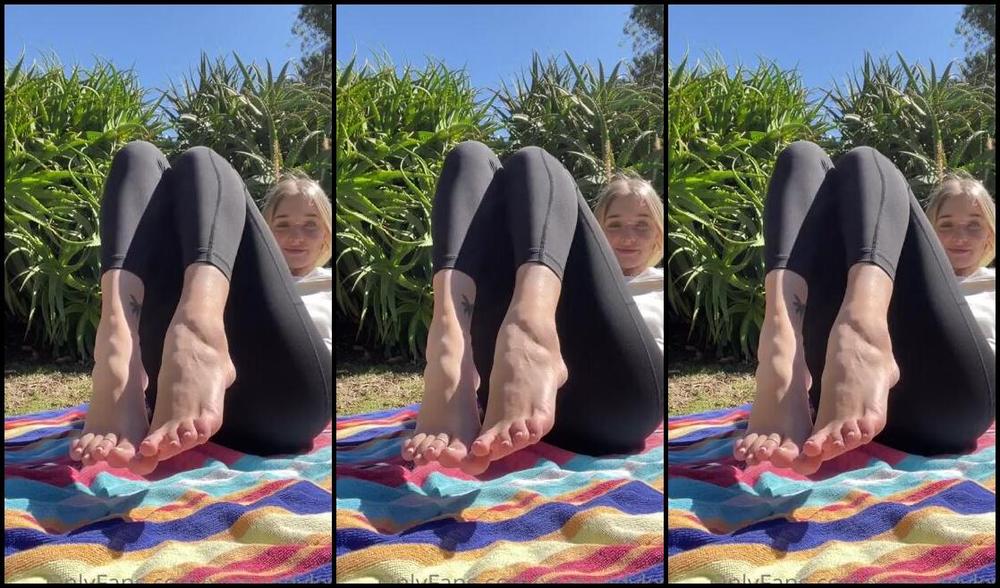 Goddess Kaylee Aka Xomaddykxo Onlyfans Pov We Go To A Local Park And You Are Only Allowed To Sit And Admire My Soles While I Ignore Youp