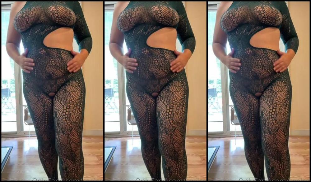 Celia Nicknamed Ceelcee Onlyfans Is Green My Color Bjz