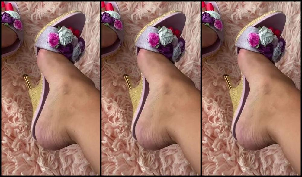 Goddess Grace Nicknamed Goddessgrace Onlyfans A Little Foot Tease For All My Fans Full Video Available Inquire Within 3Z