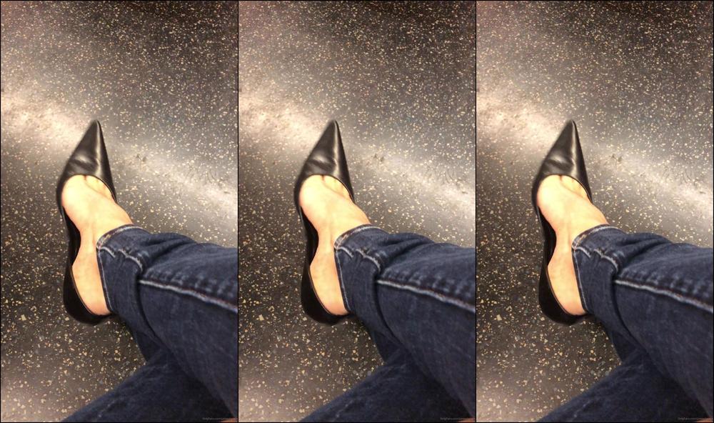 Jamiedaniels So Many Loved My Shoe Dangle In The Subway Videos Here Is One From A Few Months Back Befo
