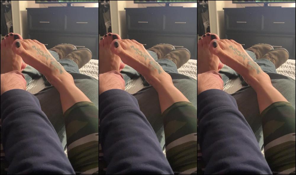 Goddessmonica W Tickling